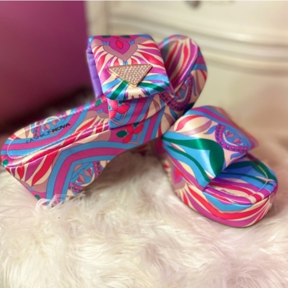 Fashion Nova y2k Style Platforms Sandals Velcro Strap Diamond Accent Women’s 7.5 - Picture 3 of 6